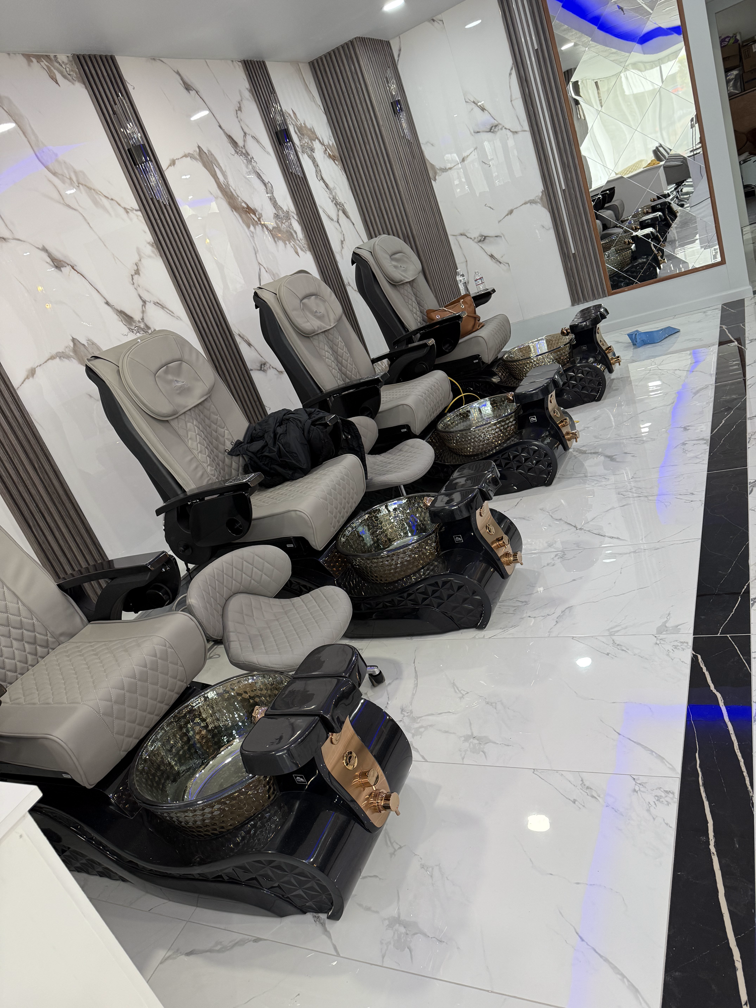 Close-up Pedicure Chairs
